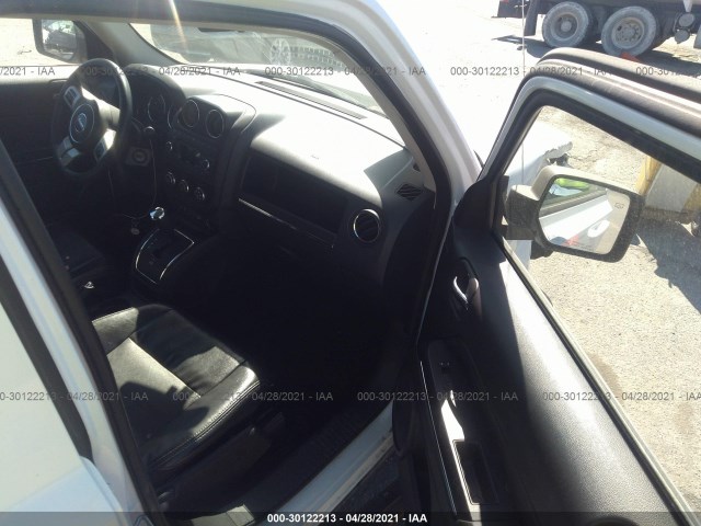 Photo 4 VIN: 1J4NT4GB5BD213172 - JEEP PATRIOT 