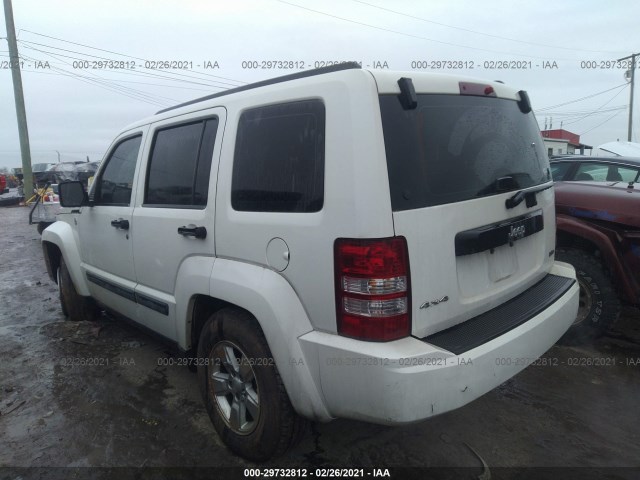 Photo 2 VIN: 1J4PN2GK0AW100823 - JEEP LIBERTY 