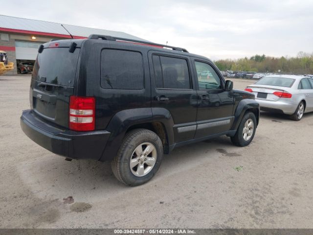 Photo 3 VIN: 1J4PN2GK0AW145146 - JEEP LIBERTY 