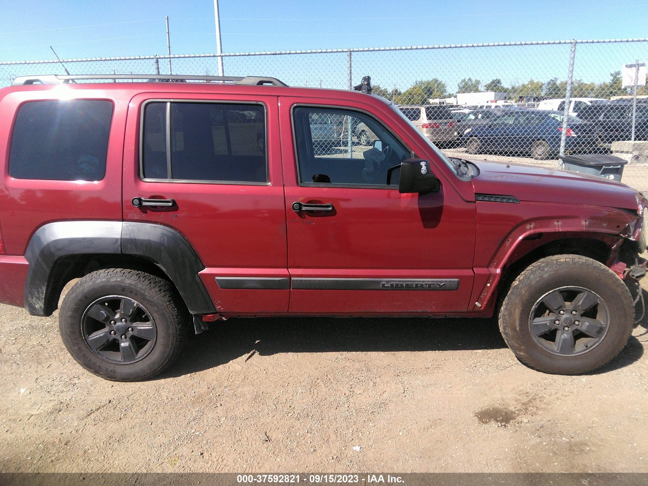 Photo 13 VIN: 1J4PN2GK0BW503122 - JEEP LIBERTY (NORTH AMERICA) 