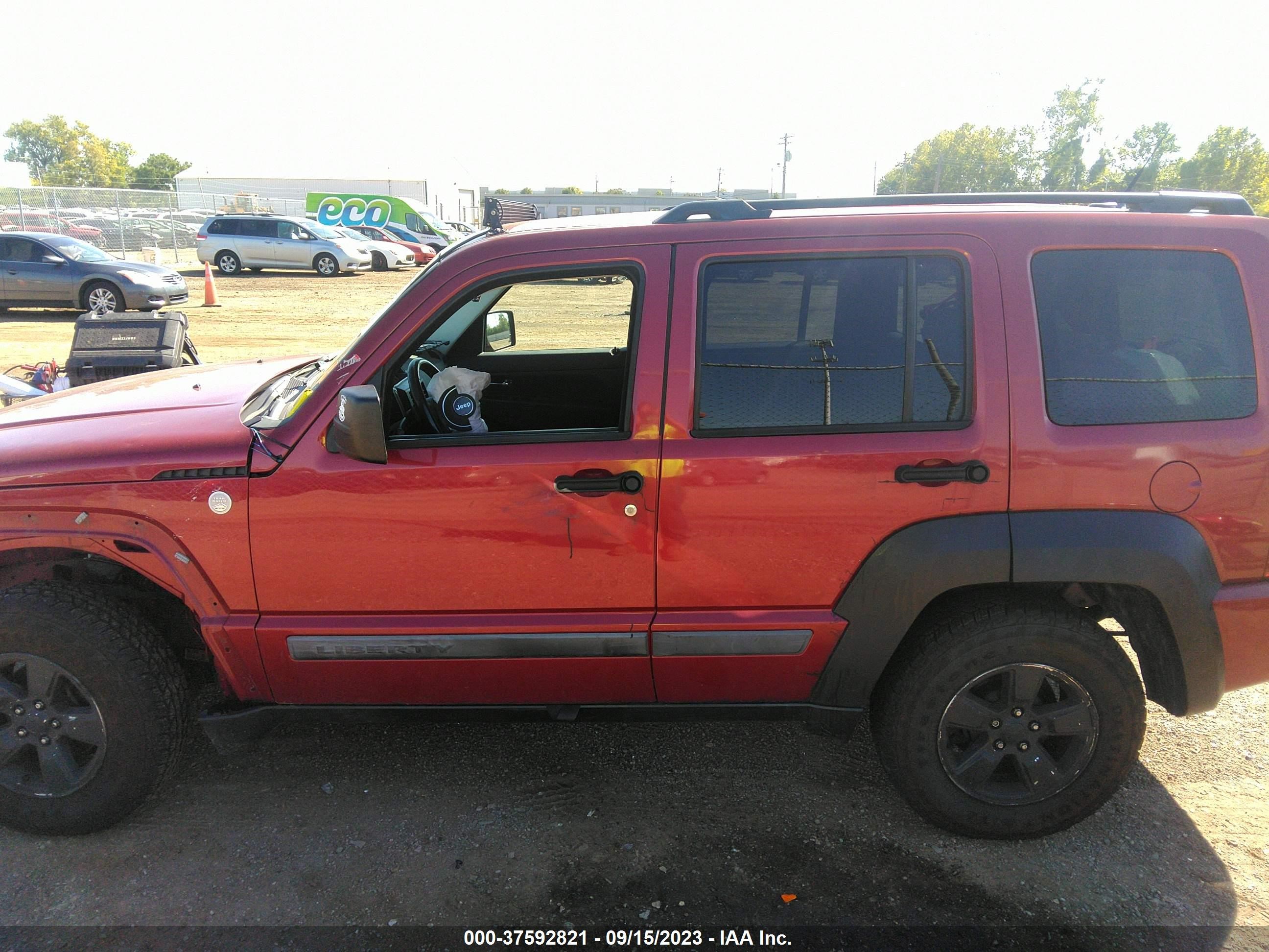 Photo 14 VIN: 1J4PN2GK0BW503122 - JEEP LIBERTY (NORTH AMERICA) 