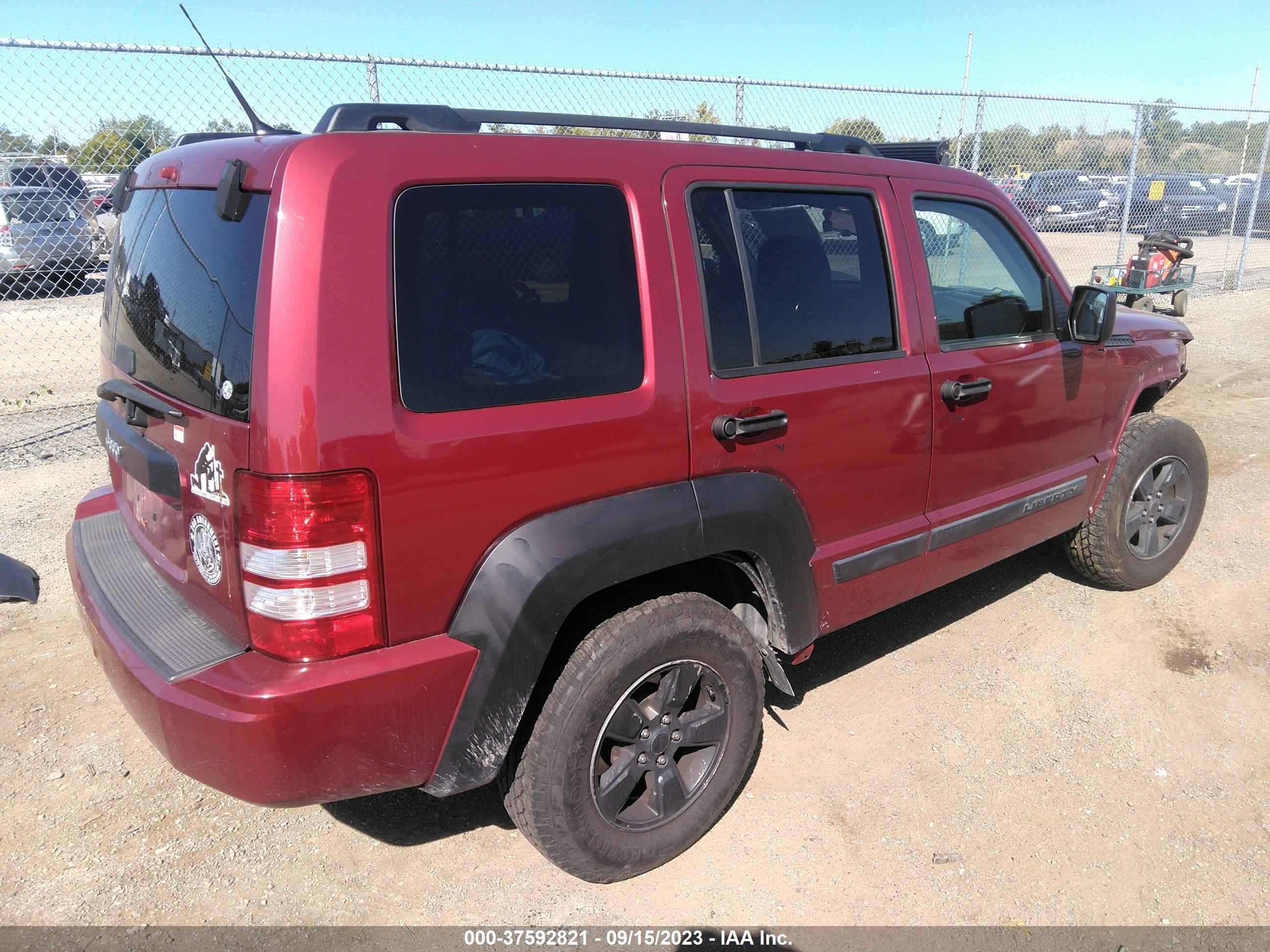 Photo 3 VIN: 1J4PN2GK0BW503122 - JEEP LIBERTY (NORTH AMERICA) 