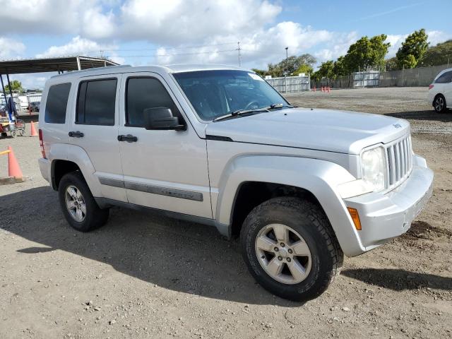 Photo 3 VIN: 1J4PN2GK0BW520440 - JEEP LIBERTY 