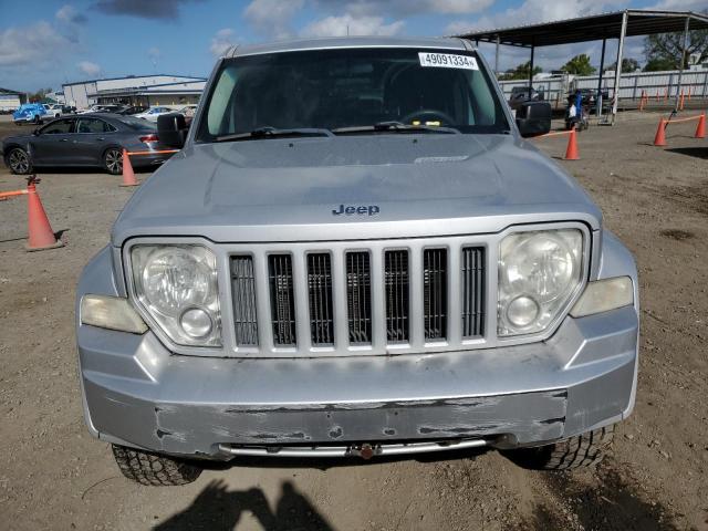 Photo 4 VIN: 1J4PN2GK0BW520440 - JEEP LIBERTY 