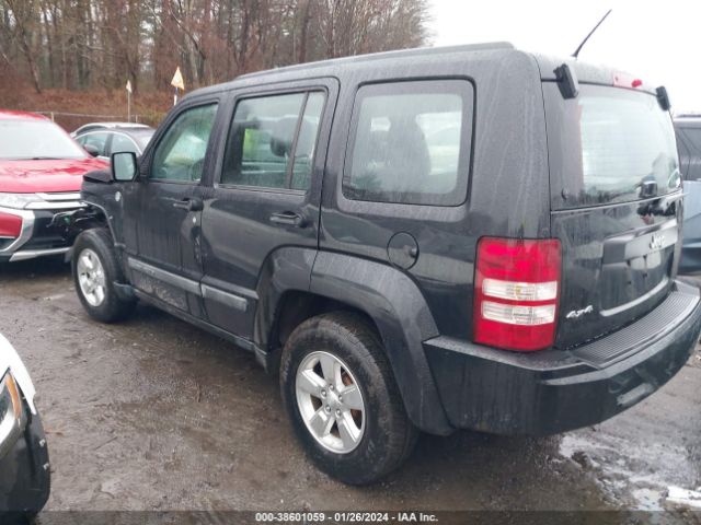 Photo 2 VIN: 1J4PN2GK0BW553972 - JEEP LIBERTY 