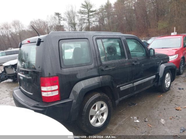 Photo 3 VIN: 1J4PN2GK0BW553972 - JEEP LIBERTY 