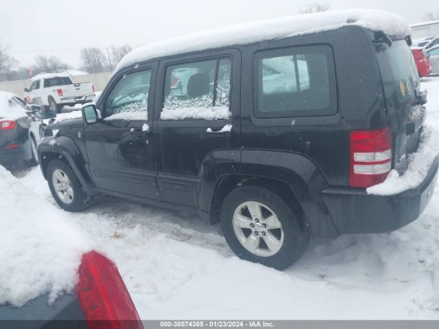 Photo 2 VIN: 1J4PN2GK0BW573171 - JEEP LIBERTY 