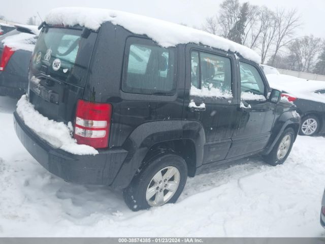 Photo 3 VIN: 1J4PN2GK0BW573171 - JEEP LIBERTY 