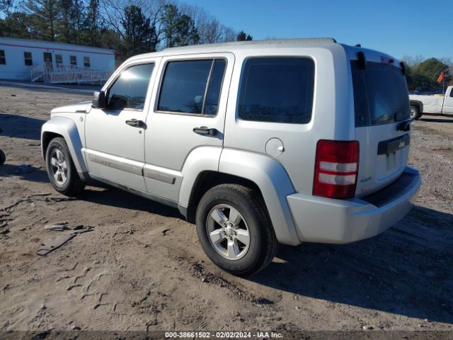 Photo 2 VIN: 1J4PN2GK0BW579570 - JEEP LIBERTY 