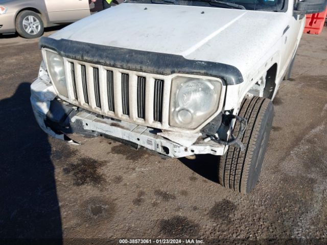 Photo 5 VIN: 1J4PN2GK0BW594005 - JEEP LIBERTY 