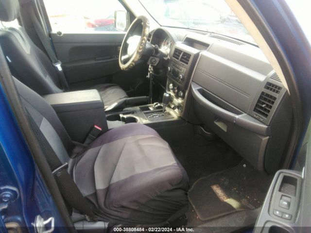 Photo 4 VIN: 1J4PN2GK1AW110356 - JEEP LIBERTY 