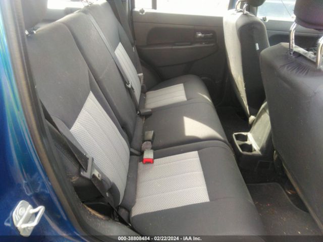 Photo 7 VIN: 1J4PN2GK1AW110356 - JEEP LIBERTY 