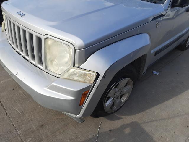 Photo 8 VIN: 1J4PN2GK1AW139260 - JEEP LIBERTY SP 