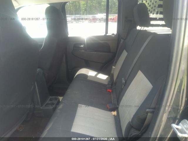 Photo 7 VIN: 1J4PN2GK1AW139775 - JEEP LIBERTY 