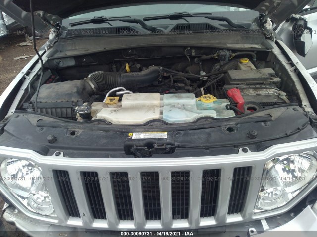 Photo 9 VIN: 1J4PN2GK1AW149366 - JEEP LIBERTY 