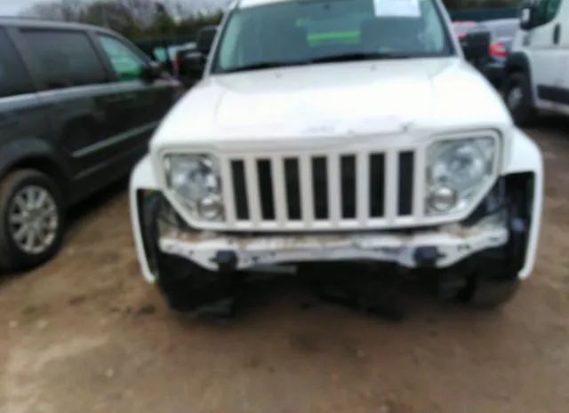 Photo 5 VIN: 1J4PN2GK1AW175983 - JEEP LIBERTY 