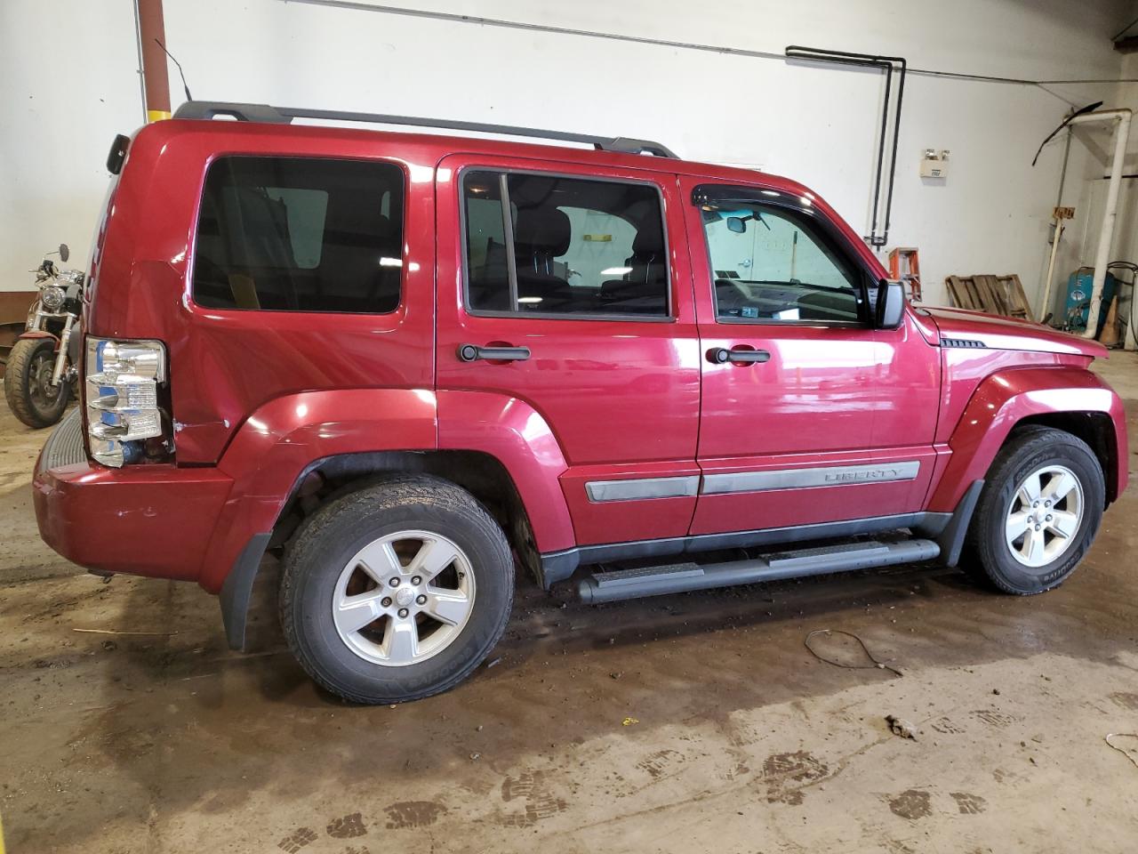 Photo 2 VIN: 1J4PN2GK1BW503369 - JEEP LIBERTY (NORTH AMERICA) 