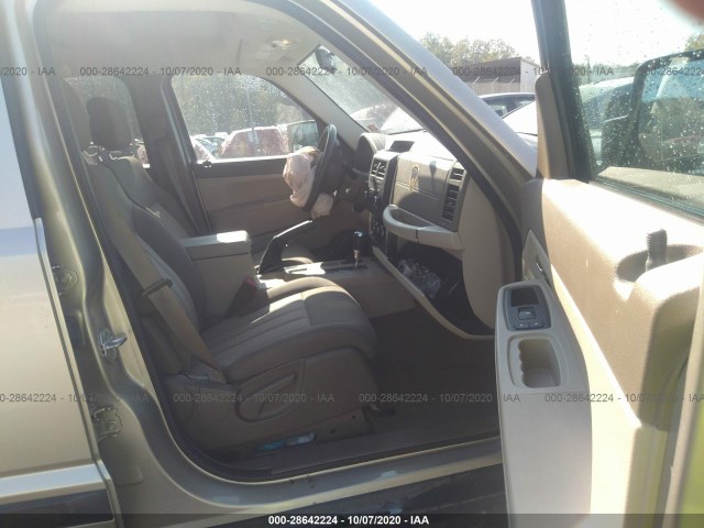 Photo 4 VIN: 1J4PN2GK1BW506112 - JEEP LIBERTY 