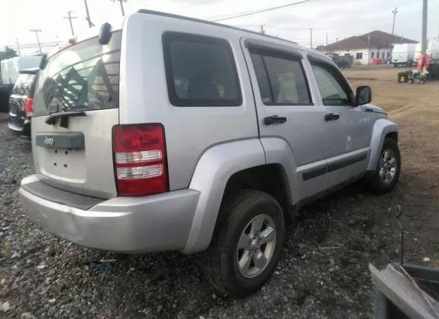 Photo 3 VIN: 1J4PN2GK1BW530068 - JEEP LIBERTY 