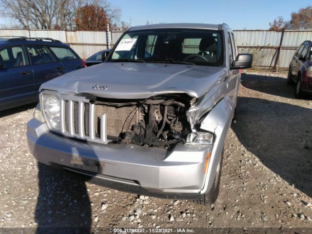 Photo 5 VIN: 1J4PN2GK1BW554032 - JEEP LIBERTY 