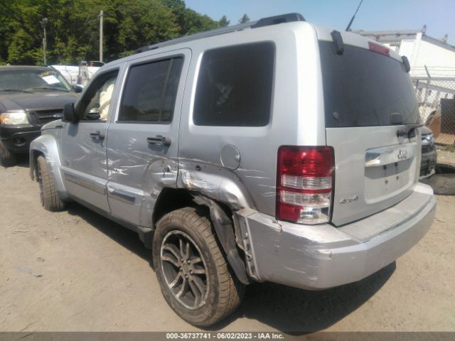 Photo 2 VIN: 1J4PN2GK1BW558016 - JEEP LIBERTY 