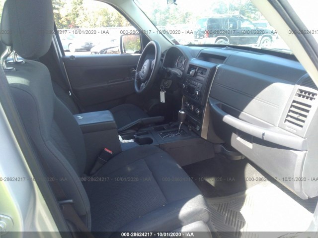 Photo 4 VIN: 1J4PN2GK1BW564527 - JEEP LIBERTY 