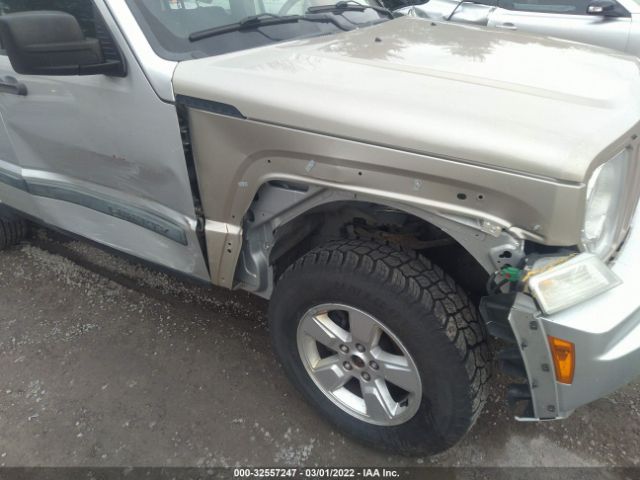 Photo 5 VIN: 1J4PN2GK2AW113234 - JEEP LIBERTY 