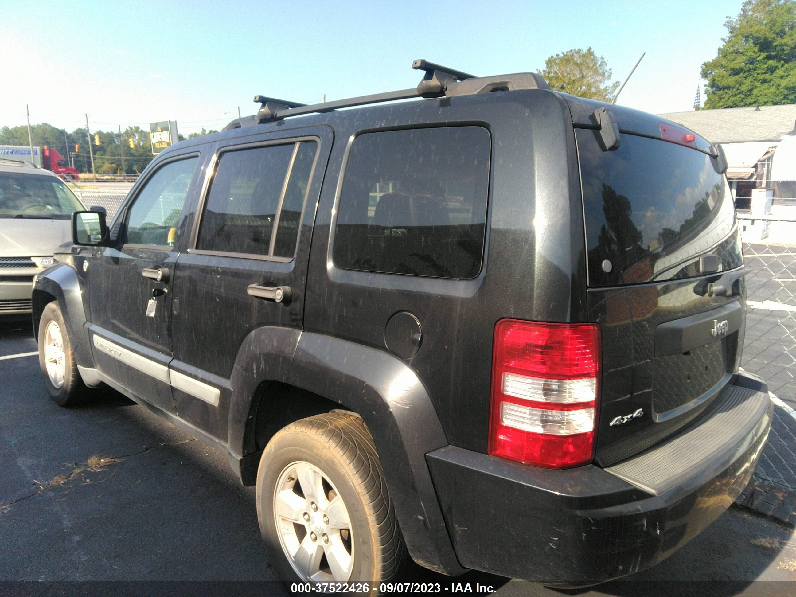 Photo 2 VIN: 1J4PN2GK2AW127585 - JEEP LIBERTY (NORTH AMERICA) 