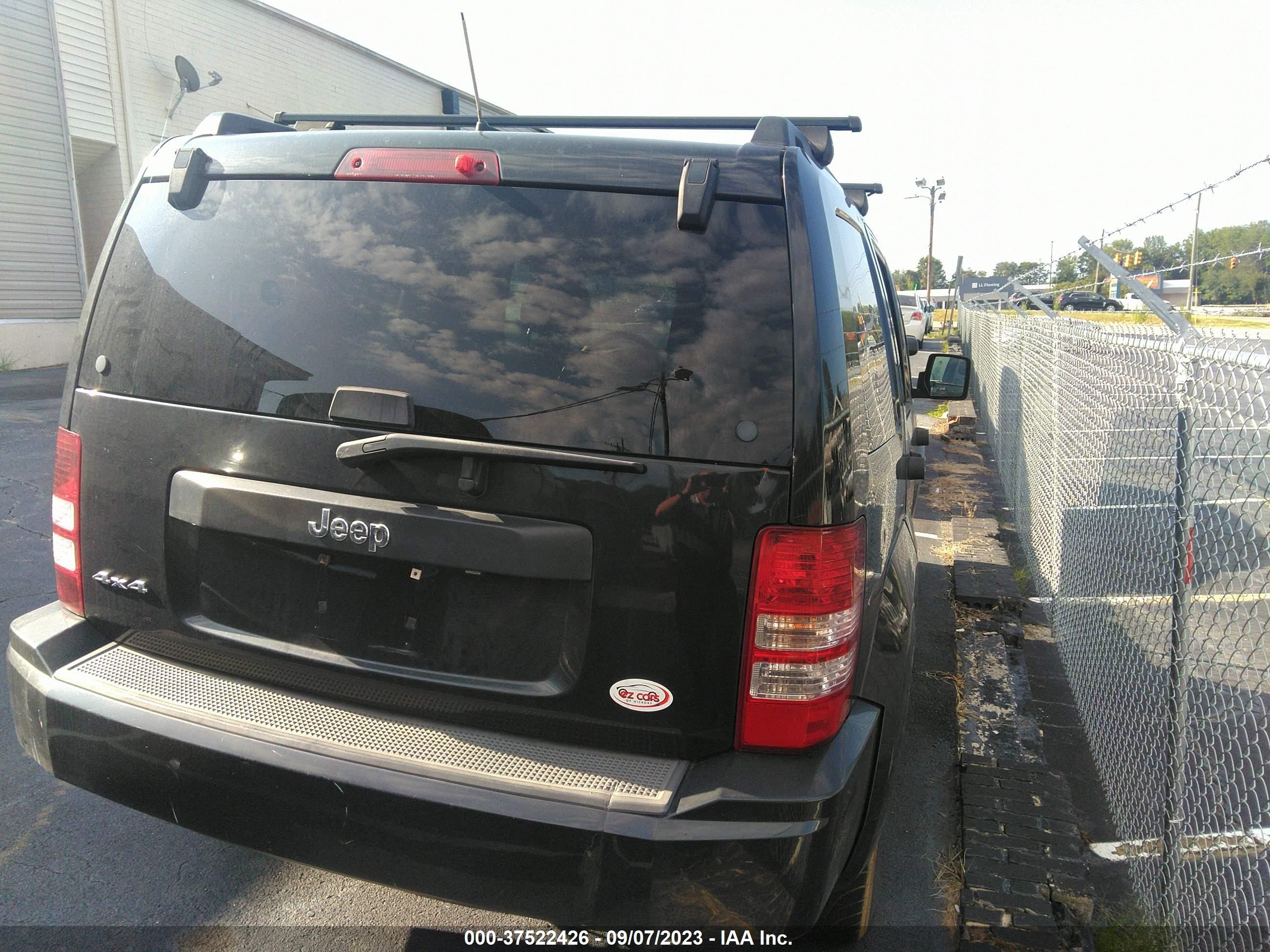 Photo 3 VIN: 1J4PN2GK2AW127585 - JEEP LIBERTY (NORTH AMERICA) 