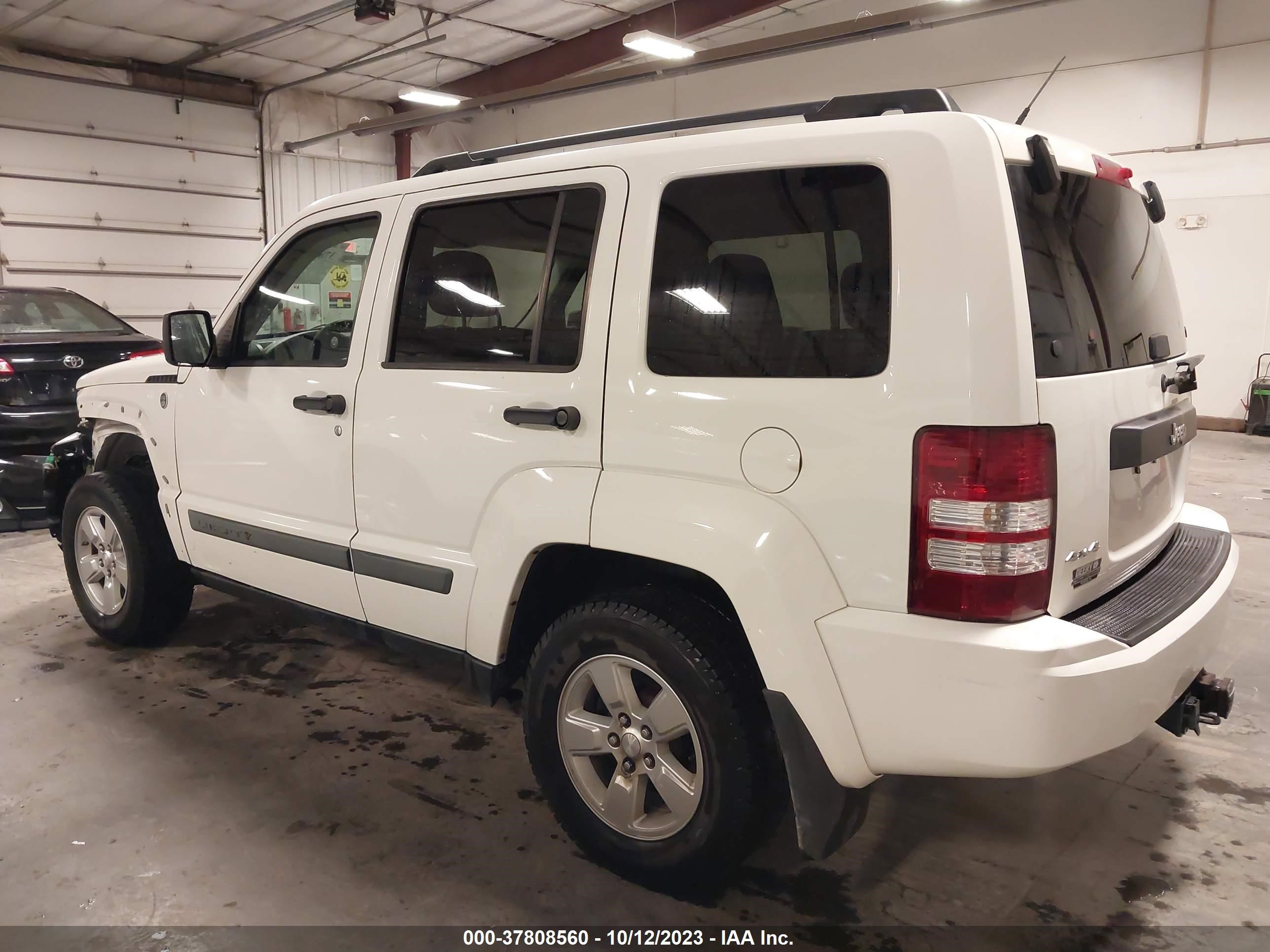 Photo 13 VIN: 1J4PN2GK2AW130051 - JEEP LIBERTY (NORTH AMERICA) 