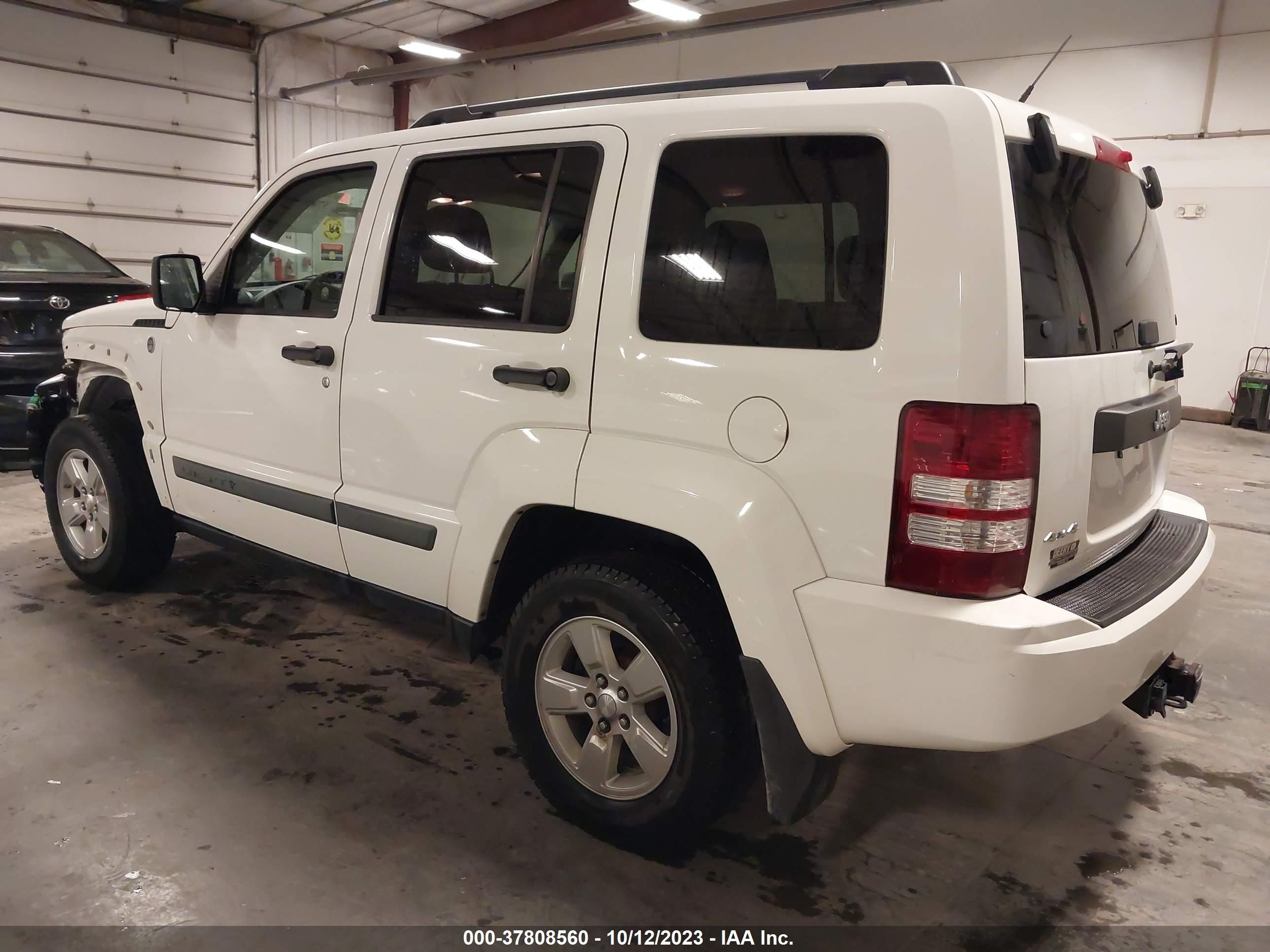 Photo 2 VIN: 1J4PN2GK2AW130051 - JEEP LIBERTY (NORTH AMERICA) 