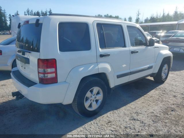 Photo 3 VIN: 1J4PN2GK2AW143723 - JEEP LIBERTY 