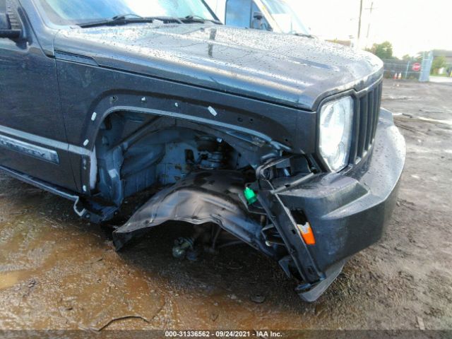 Photo 5 VIN: 1J4PN2GK2BW525851 - JEEP LIBERTY 