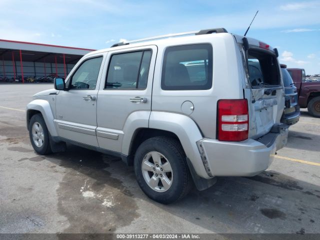 Photo 2 VIN: 1J4PN2GK2BW558607 - JEEP LIBERTY 