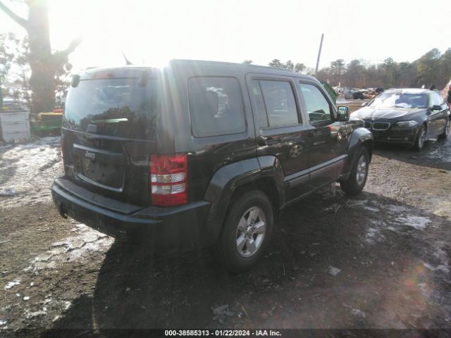 Photo 3 VIN: 1J4PN2GK2BW566965 - JEEP LIBERTY 