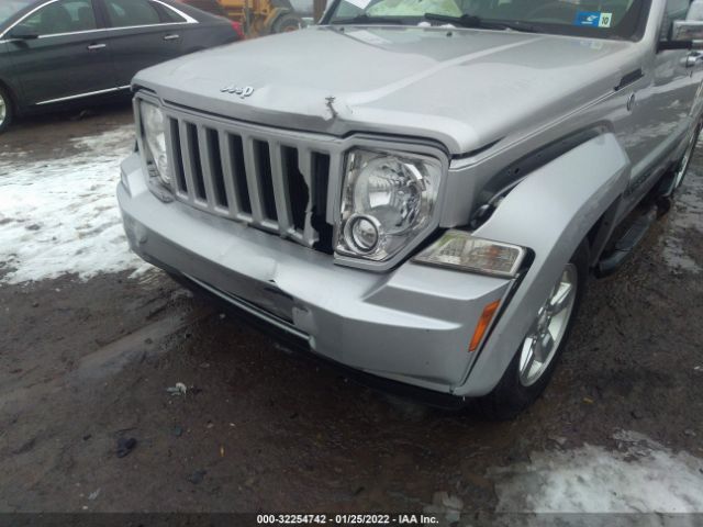 Photo 5 VIN: 1J4PN2GK2BW579912 - JEEP LIBERTY 