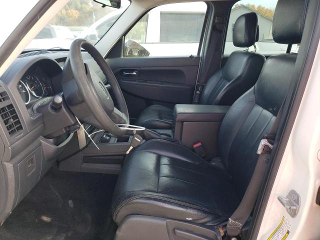 Photo 6 VIN: 1J4PN2GK3AW113811 - JEEP LIBERTY 