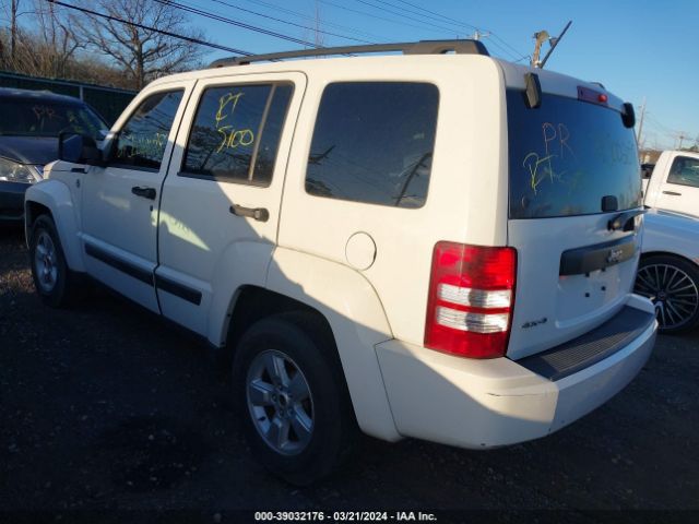 Photo 2 VIN: 1J4PN2GK3AW135937 - JEEP LIBERTY 