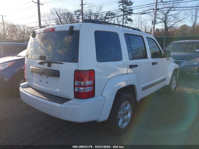 Photo 3 VIN: 1J4PN2GK3AW135937 - JEEP LIBERTY 