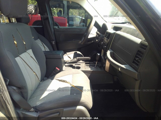 Photo 4 VIN: 1J4PN2GK3AW179999 - JEEP LIBERTY 