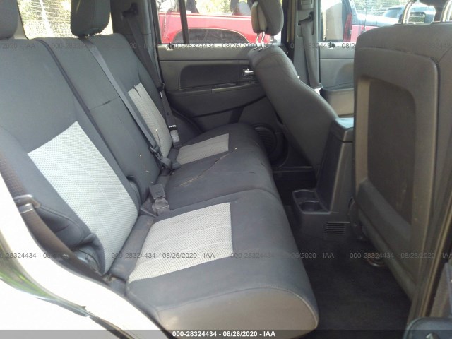 Photo 7 VIN: 1J4PN2GK3AW179999 - JEEP LIBERTY 