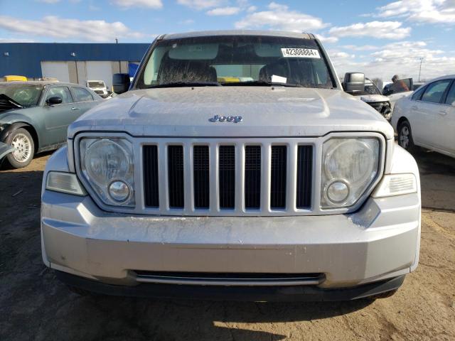 Photo 4 VIN: 1J4PN2GK3BW531416 - JEEP LIBERTY 