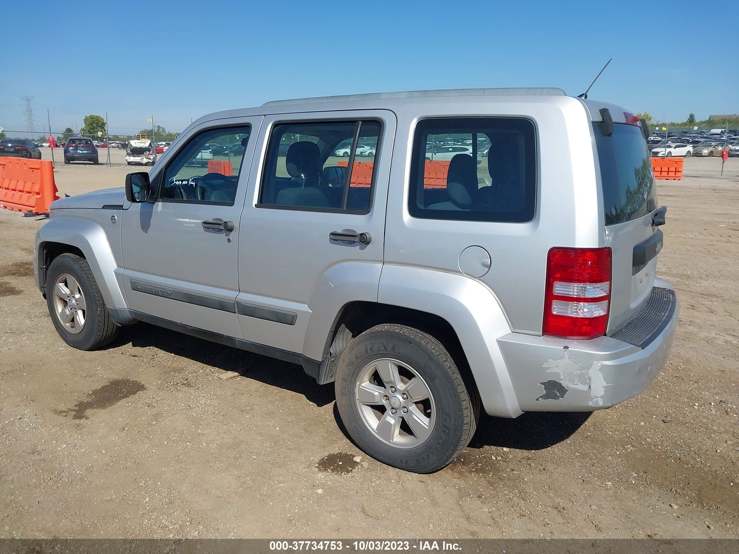 Photo 2 VIN: 1J4PN2GK3BW575447 - JEEP LIBERTY (NORTH AMERICA) 