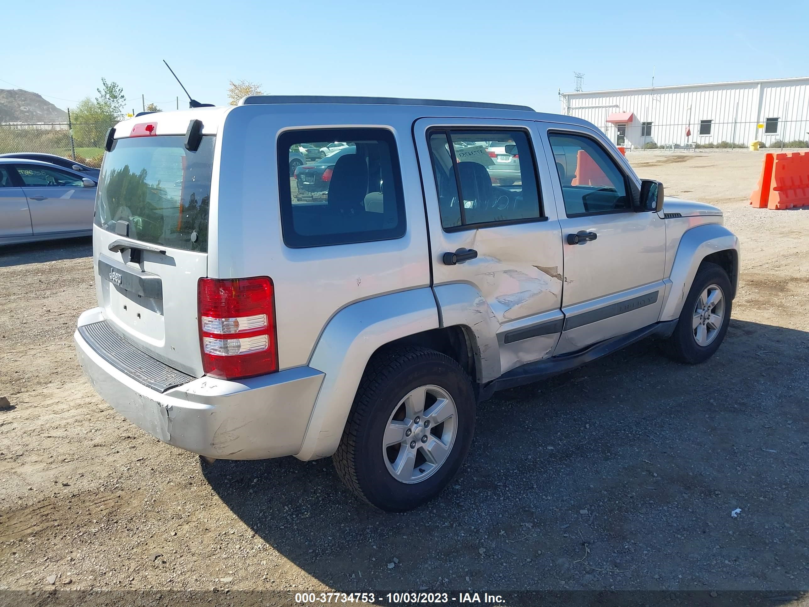 Photo 3 VIN: 1J4PN2GK3BW575447 - JEEP LIBERTY (NORTH AMERICA) 