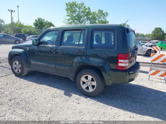 Photo 2 VIN: 1J4PN2GK3BW587761 - JEEP LIBERTY 