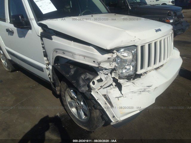 Photo 5 VIN: 1J4PN2GK4AW177226 - JEEP LIBERTY 