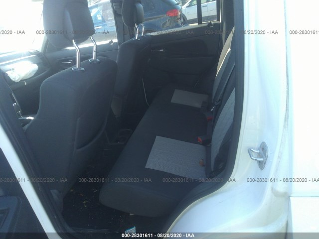 Photo 7 VIN: 1J4PN2GK4AW177226 - JEEP LIBERTY 