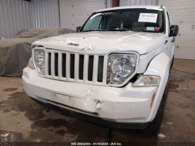 Photo 5 VIN: 1J4PN2GK4BW520831 - JEEP LIBERTY 