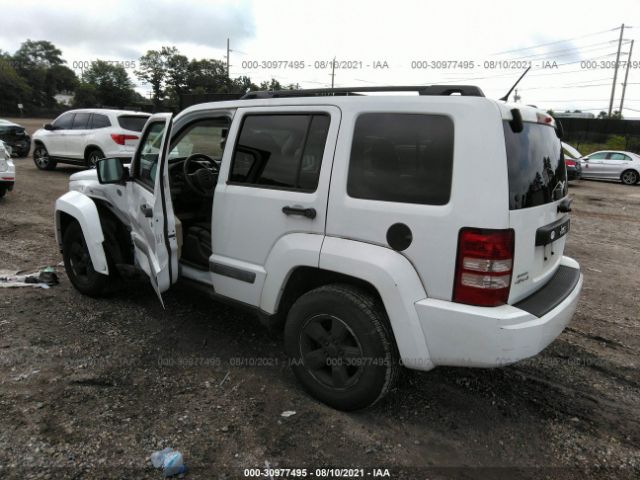 Photo 2 VIN: 1J4PN2GK4BW592418 - JEEP LIBERTY 