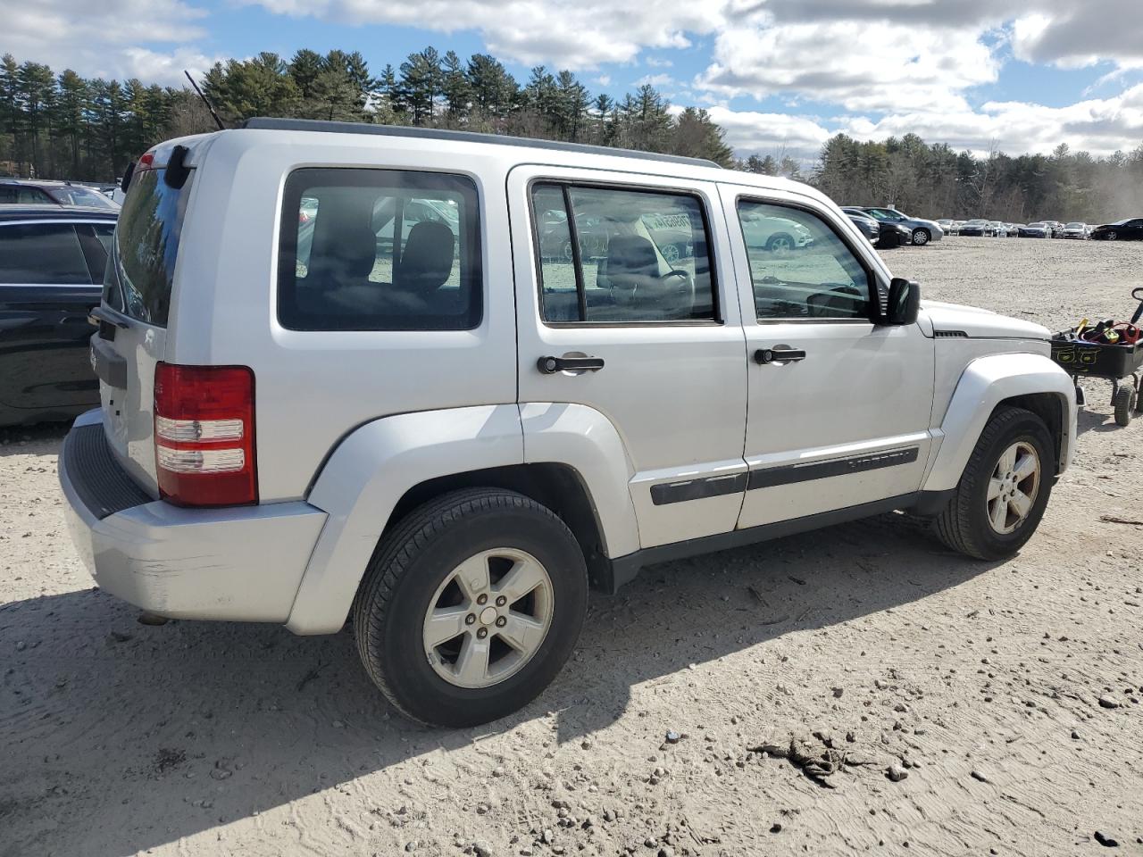 Photo 3 VIN: 1J4PN2GK5AW135907 - JEEP LIBERTY (NORTH AMERICA) 